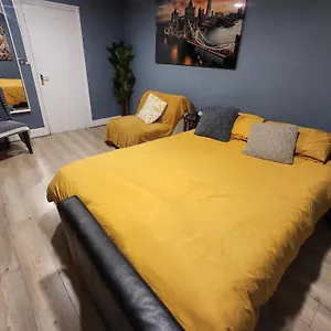 Dodi Apartment London