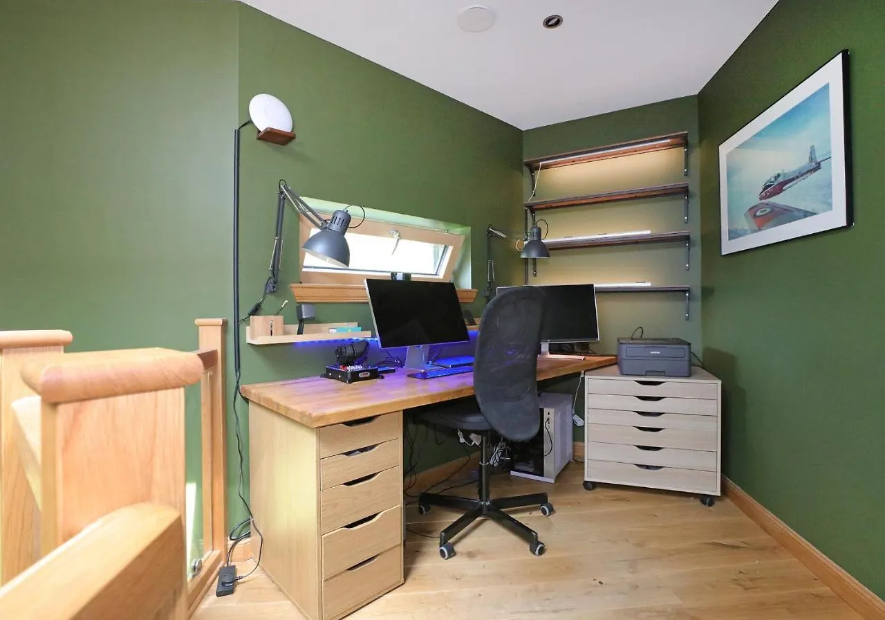 Kingswood Villa Edinburgh Holiday home