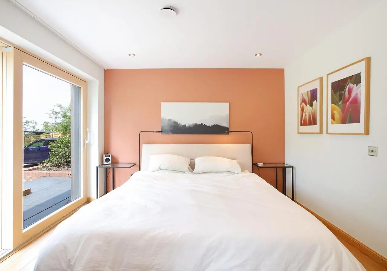 Kingswood Villa Edinburgh 0*,  United Kingdom
